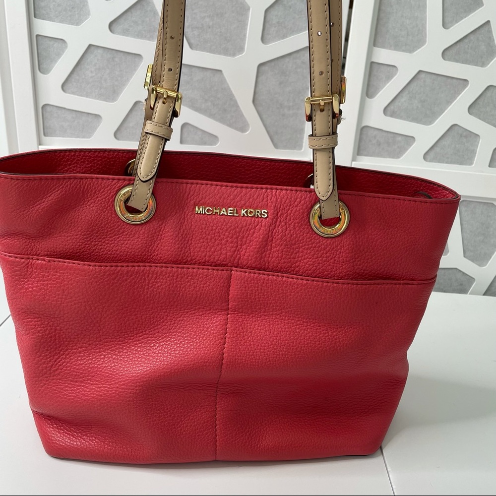 Michael Kors Pebble Leather Bag in Grapefruit